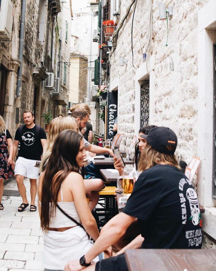 Booze & Snooze Social Hostel Split Exterior photo