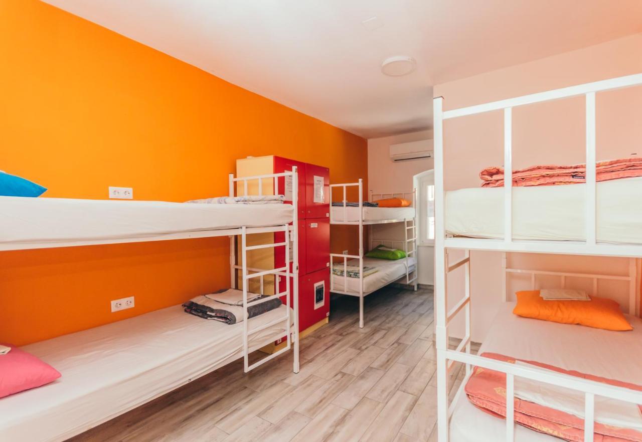 Booze & Snooze Social Hostel Split Exterior photo