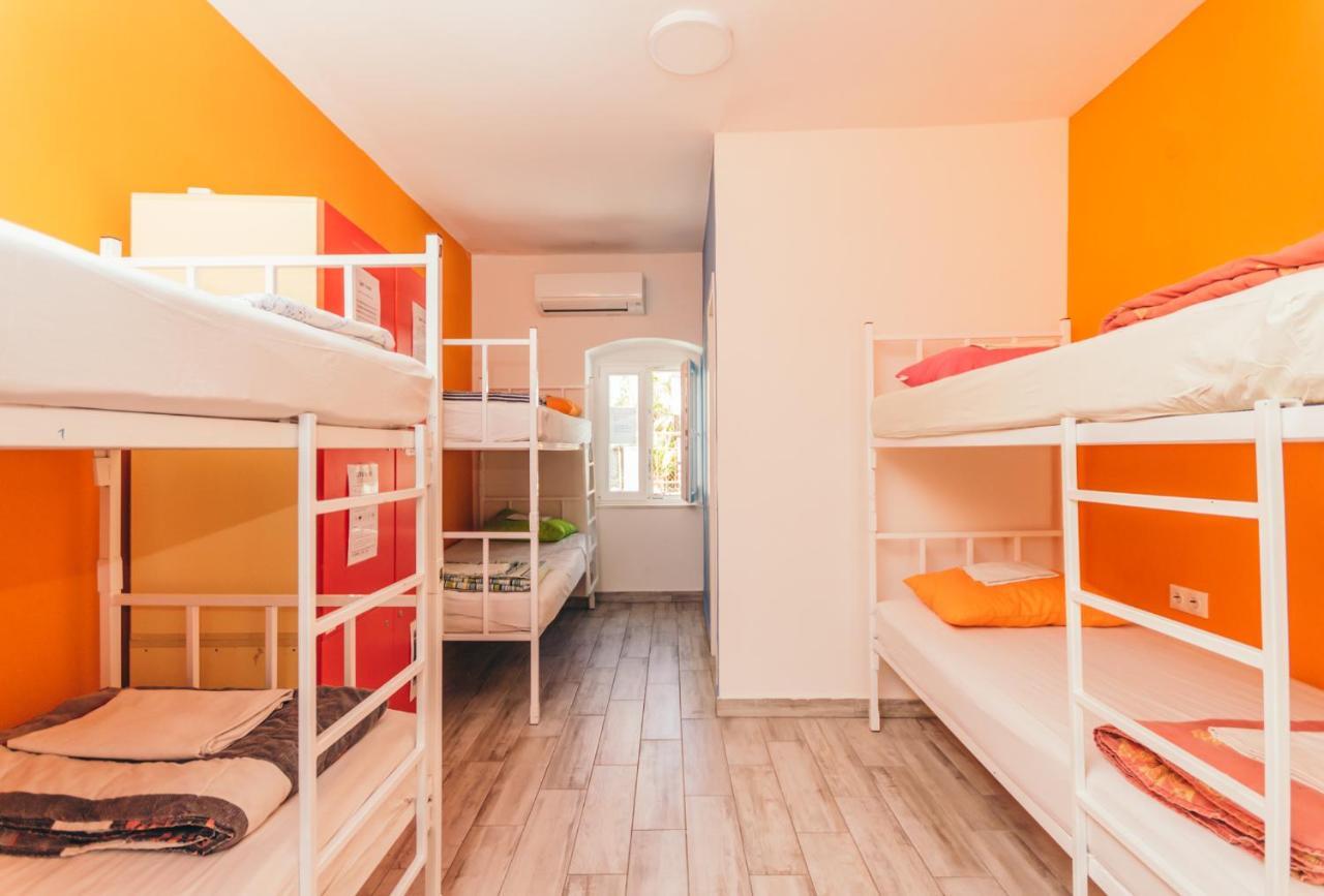 Booze & Snooze Social Hostel Split Exterior photo